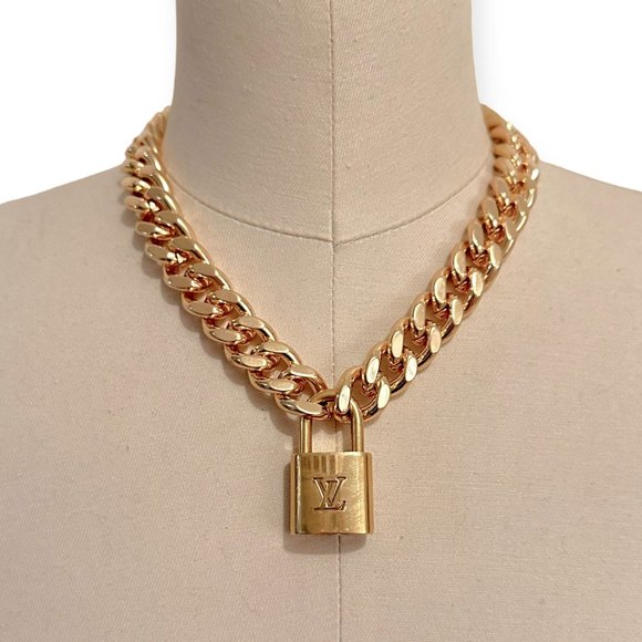 BACK IN STOCK!!! LOUIS VUITTON Padlock Choker Necklace, Gold - Picture 7 of 7